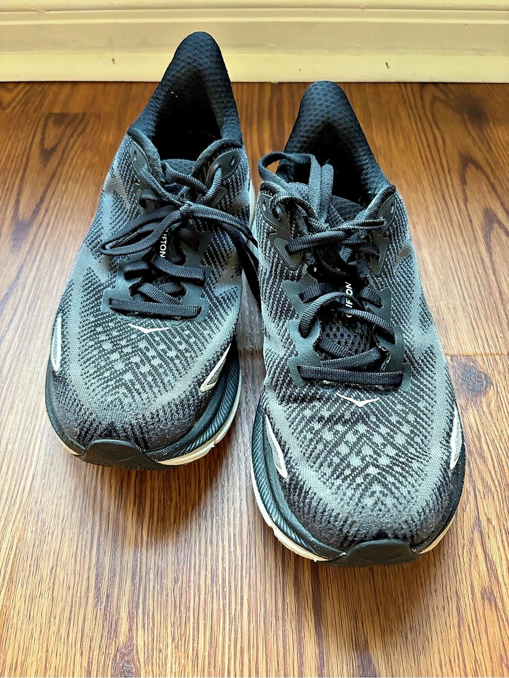 Hoka Clifton 8 Athletic Shoes Black & White US 7B